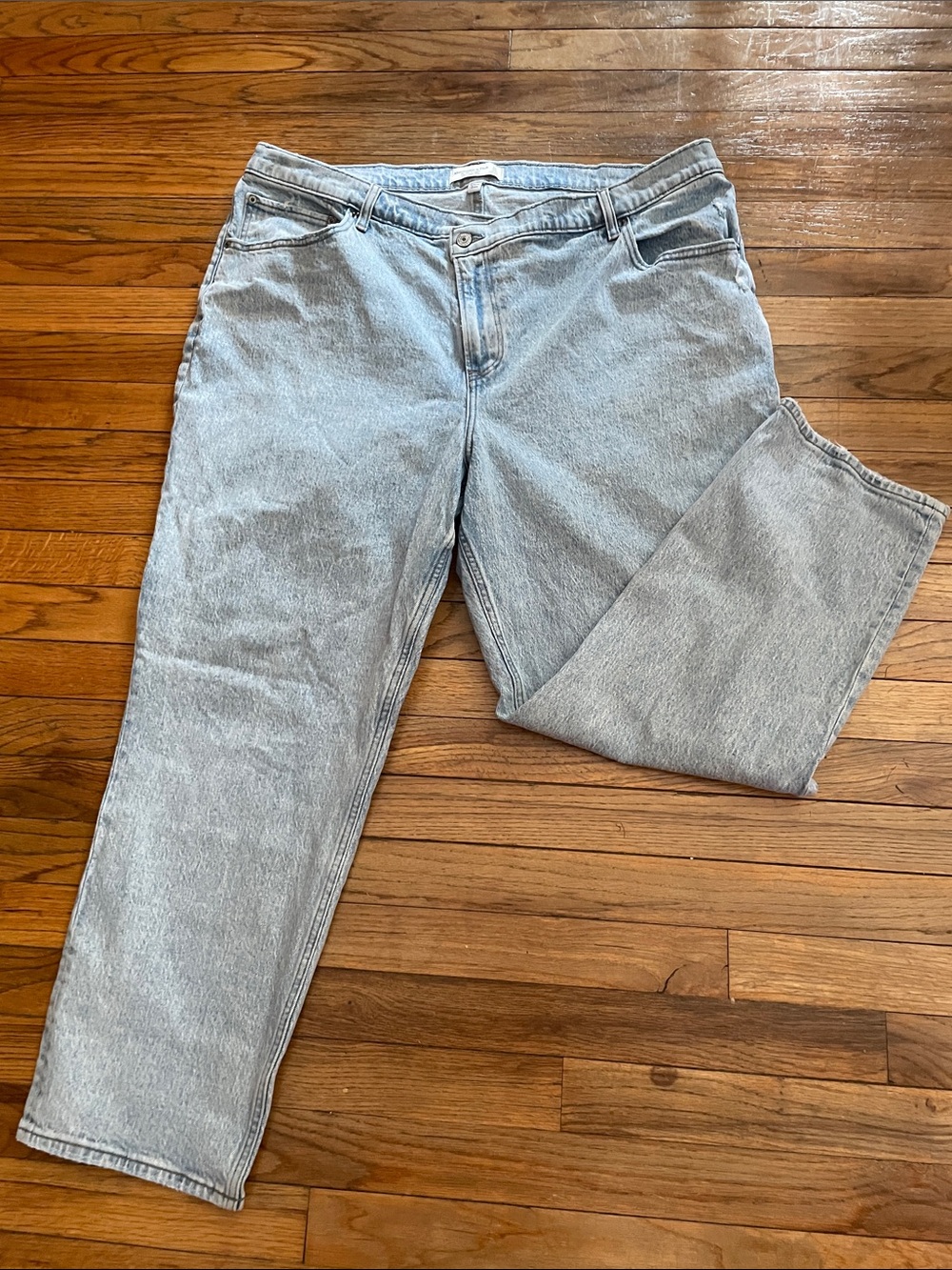 Abercrombie & Fitch Light Wash Curve Love Straight Leg Jeans